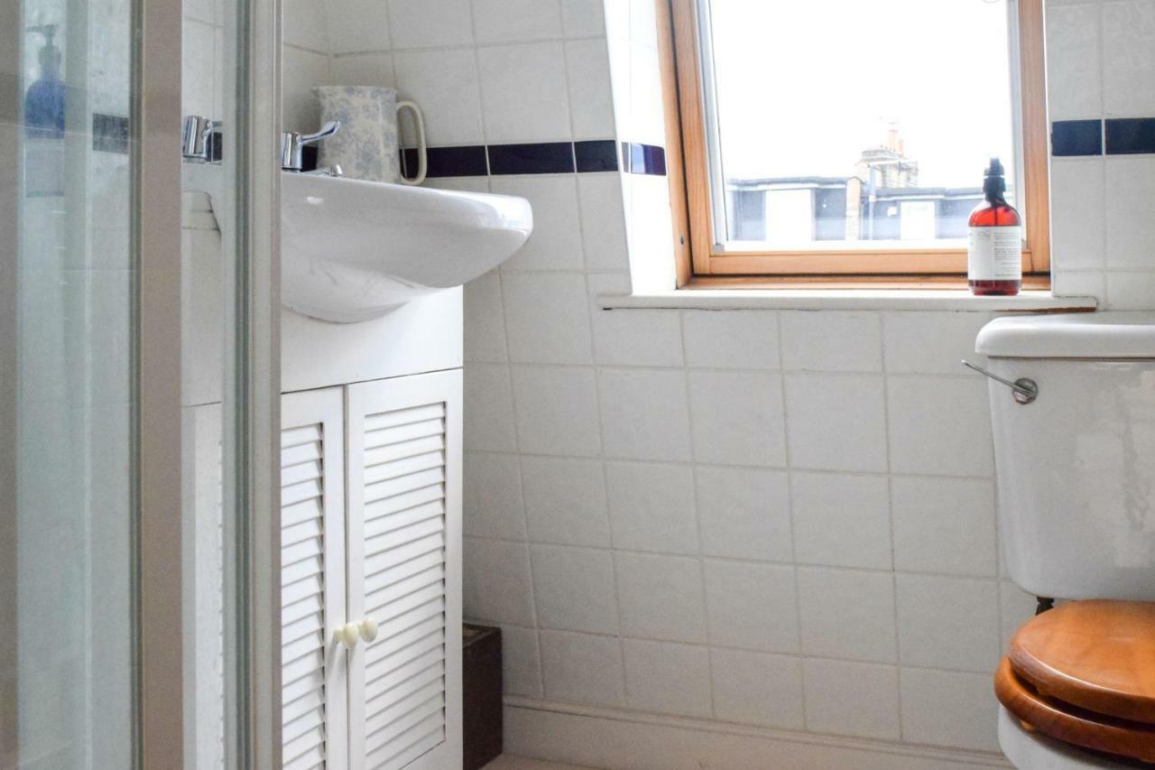 3 Bedroom Family House With A Superb Kitchen And Garden London Exteriör bild