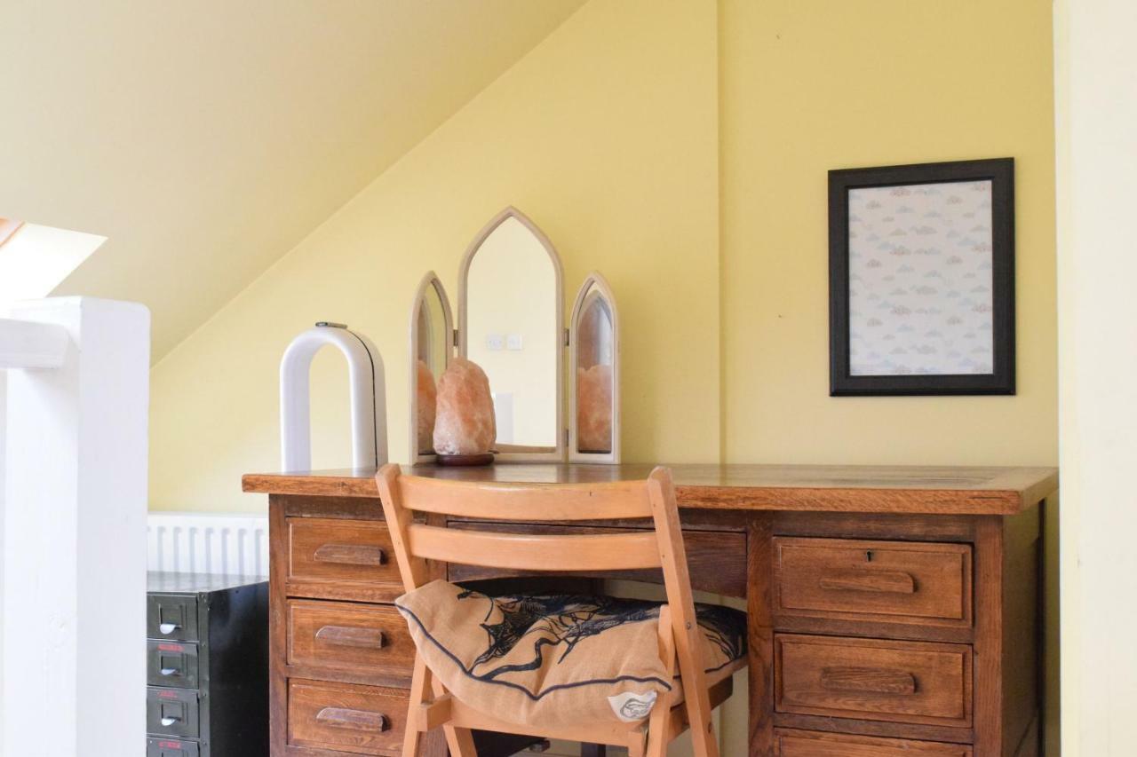 3 Bedroom Family House With A Superb Kitchen And Garden London Exteriör bild