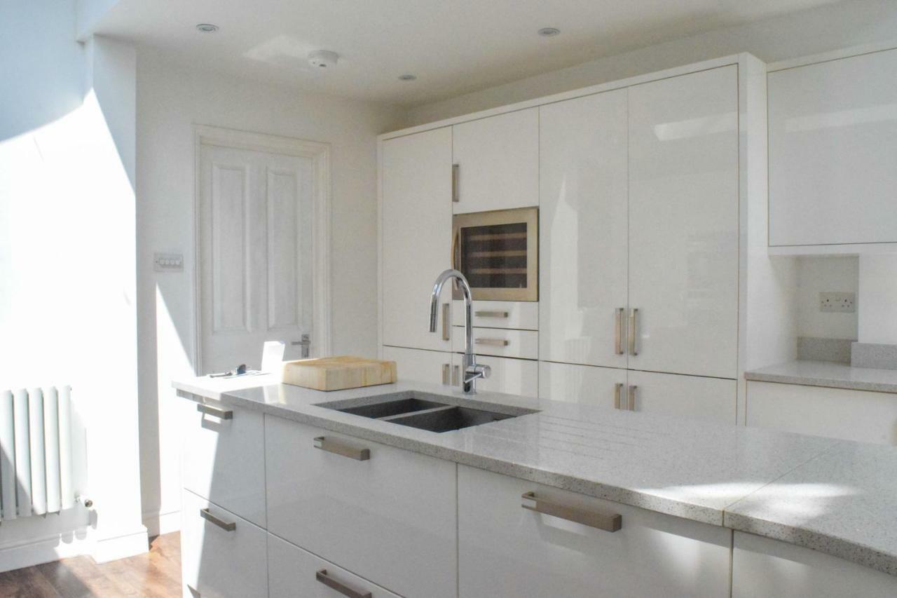 3 Bedroom Family House With A Superb Kitchen And Garden London Exteriör bild